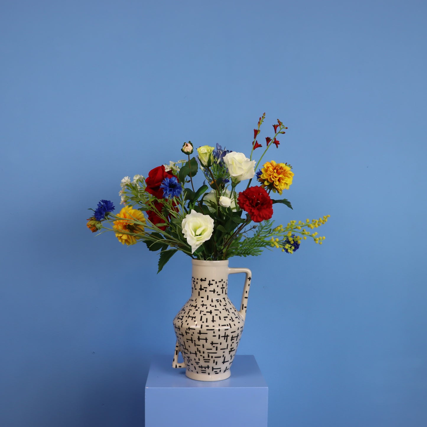 L - Hannie | Return to Sender vaas met kunstbloemen | Large