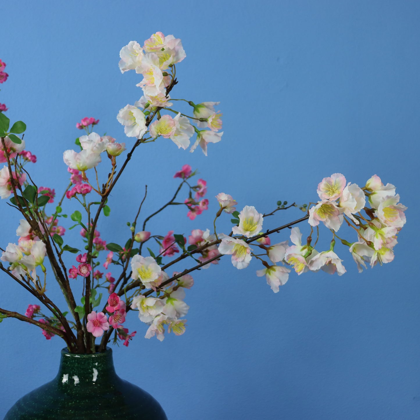 L - Sonny | Serax vaas met kunstbloemen | Large