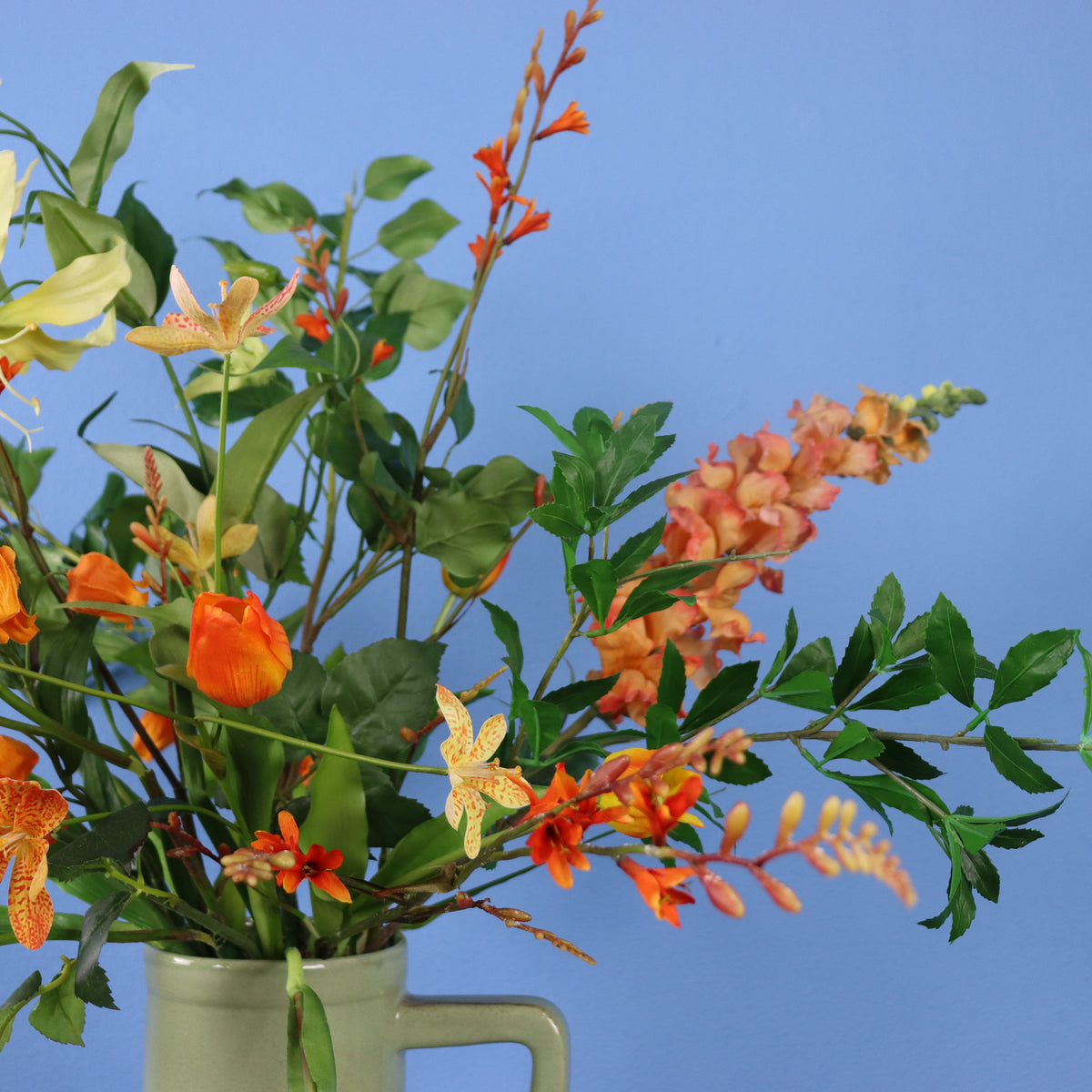 Kunstboeket Jildau in Return to Sender vaas, maat XL – Reflower