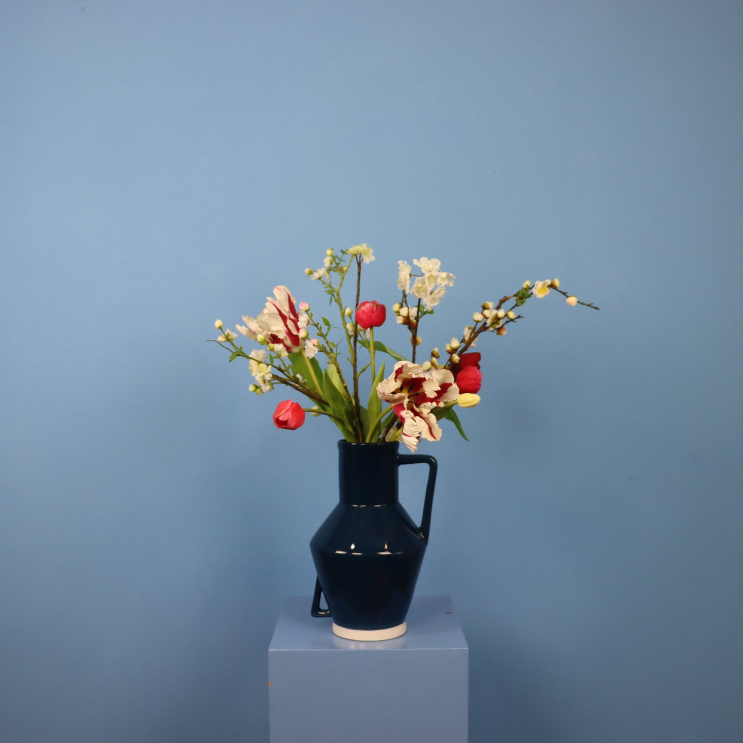 L - Roxanne | Return to Sender vaas met kunstbloemen | Large
