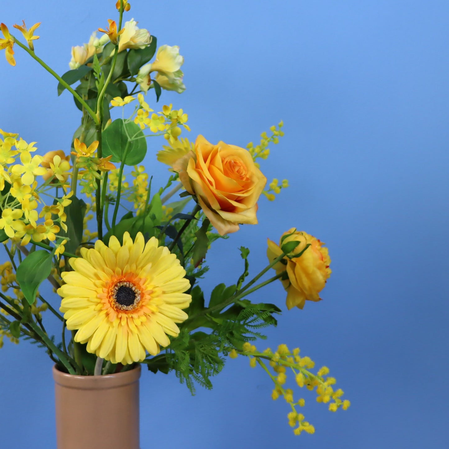 L - Dennis | Return to Sender vaas met kunstbloemen | Large
