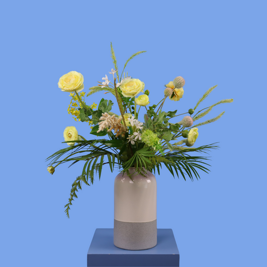 M - Maja | Pre-loved vaas met kunstbloemen | Medium