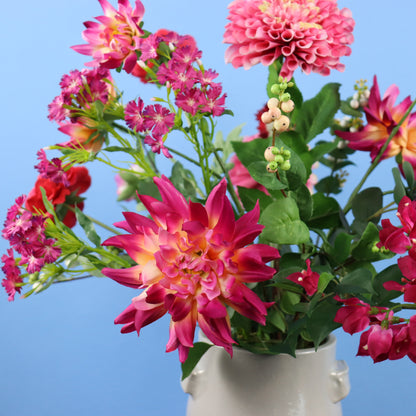 Kunstboeket Joeri in grijze matte Serax vaas, maat L – Reflower, abonnement op kunstbloemen