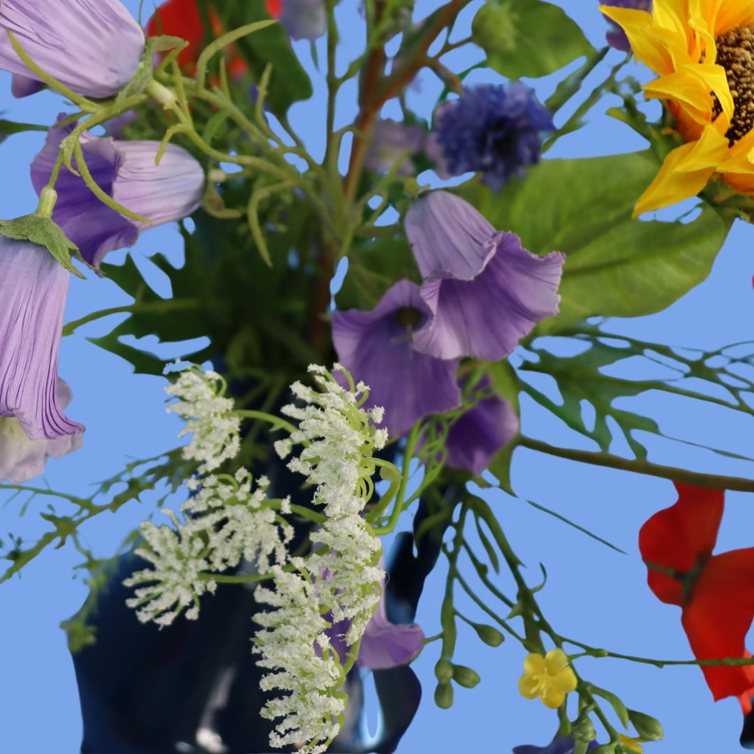 Kunstboeket Robbe in donkerblauwe Return to Sender kanvaas met oor, maat M – Reflower, abonnement op kunstbloemen