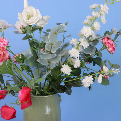 Kunstboeket Nouk in groene Serax vaas, maat L – Reflower, abonnement op kunstbloemen