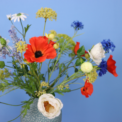 M - Tycho | Studio Harm & Elke vaas met kunstbloemen | Medium