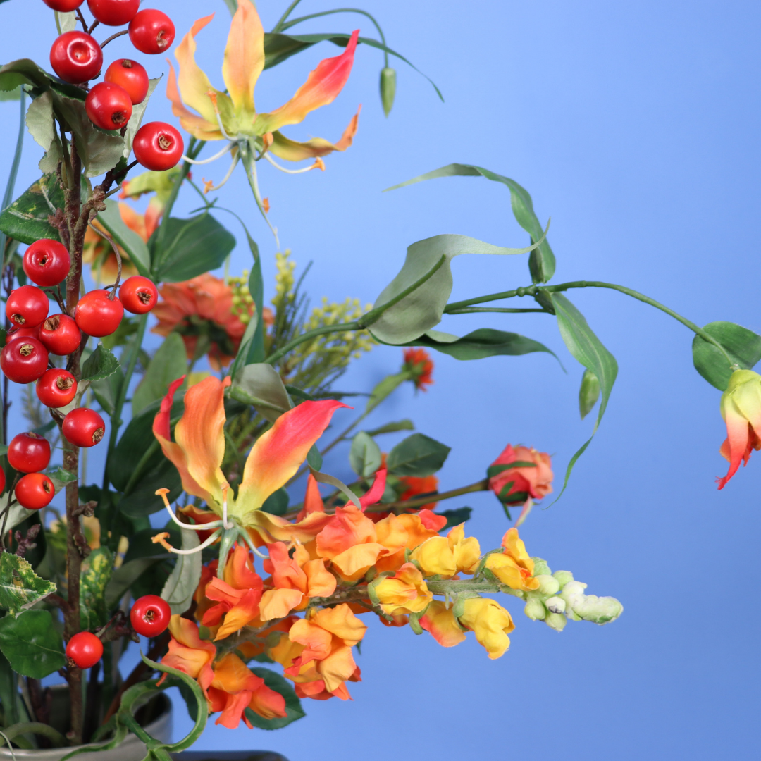 Kunstboeket Phil in donkergroene Return to Sender kanvaas met oor, maat XL – Reflower, abonnement op kunstbloemen