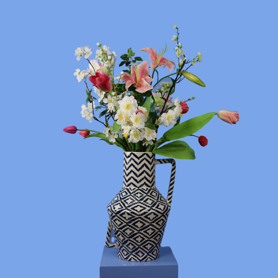 Kunstboeket Bas in Return to Sender vaas, maat XL – Reflower
