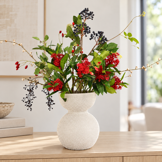 Kunstboeket Octaaf in witte Pols Potten vaas met noppenreliëf, maat L – Reflower, abonnement op kunstbloemen