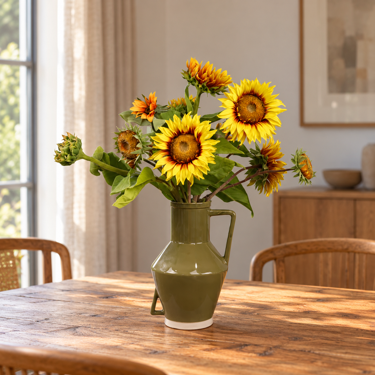 Kunstboeket Hugh in olijfgroene glanzende Return to Sender vaas met oor, maat L – Reflower, abonnement op kunstbloemen
