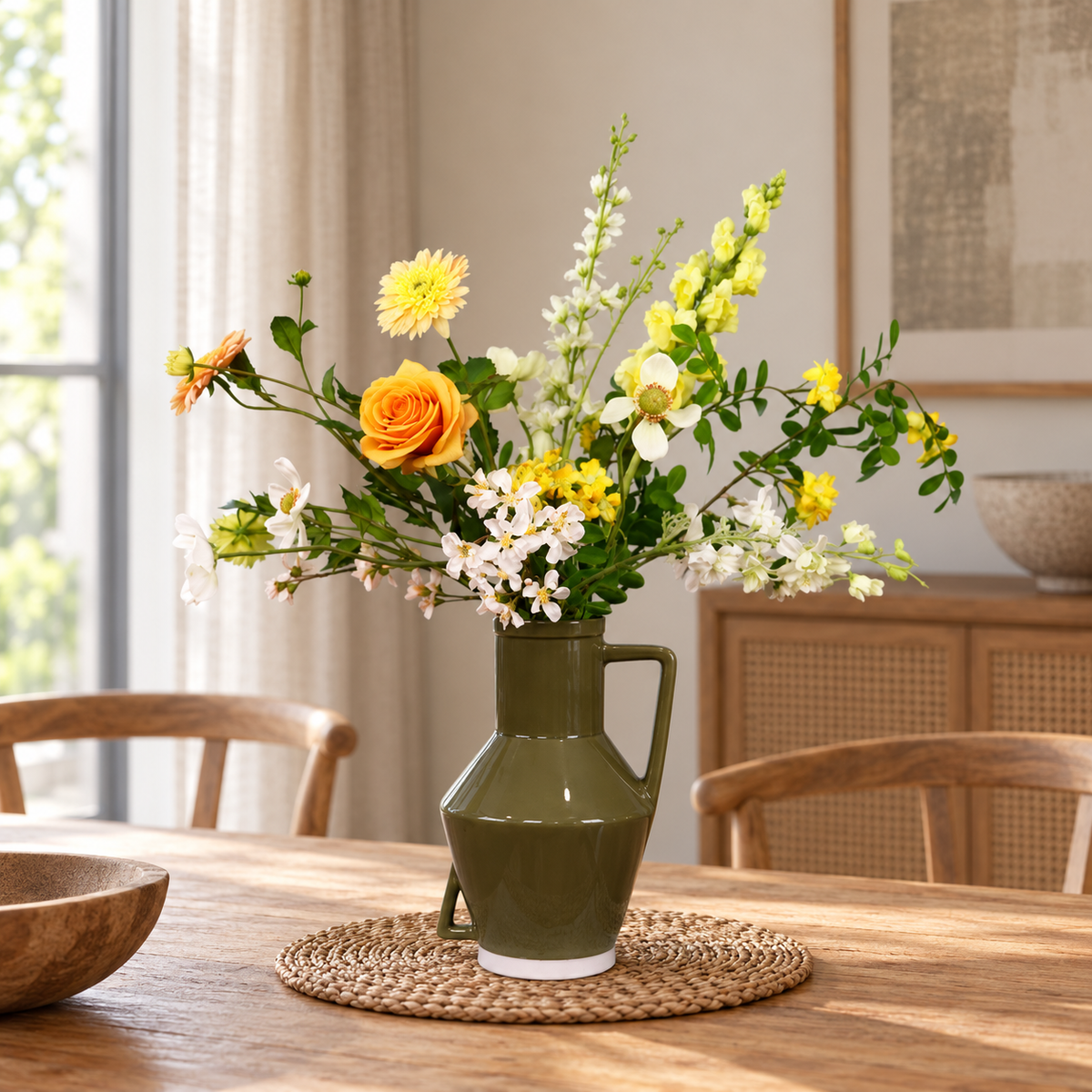 Kunstboeket Chico in olijfgroene glanzende Return to Sender vaas, maat L – Reflower, abonnement op kunstbloemen