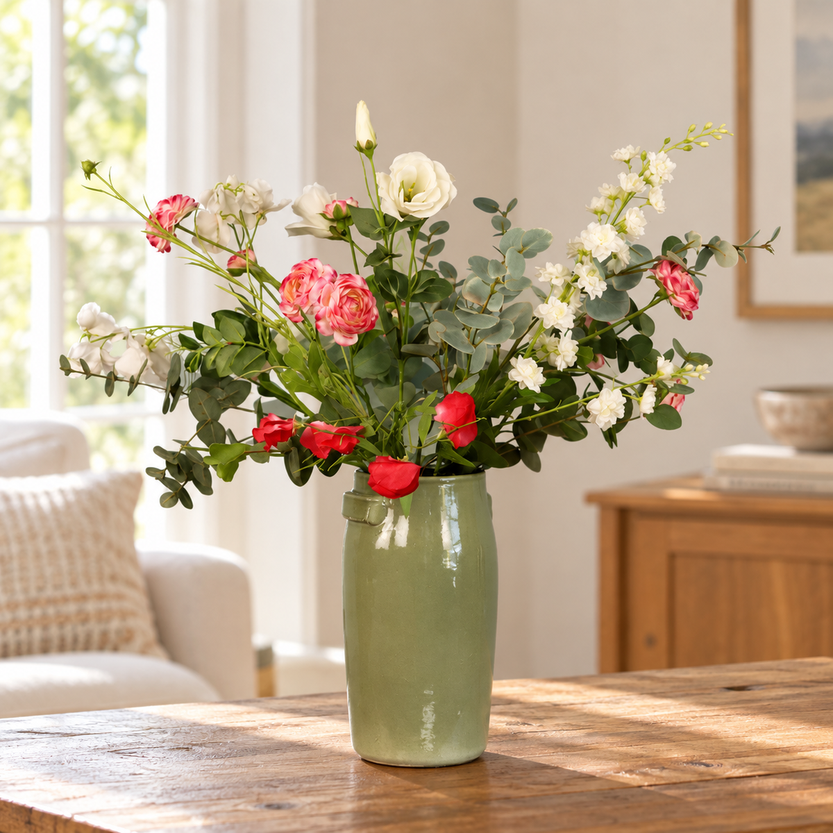 Kunstboeket Nouk in groene Serax vaas, maat L – Reflower, abonnement op kunstbloemen