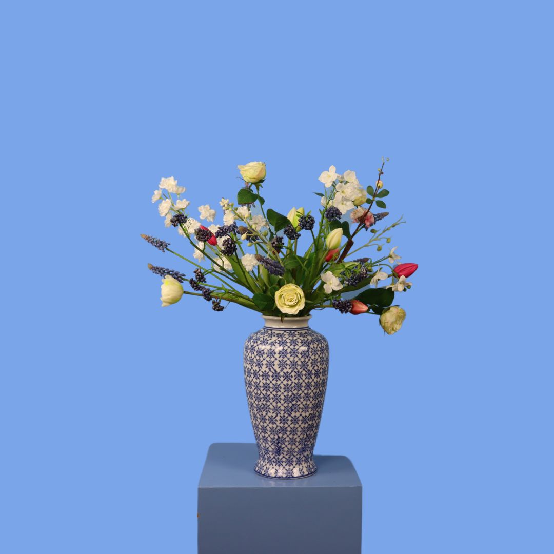 M - Dionne | Kersten vaas met kunstbloemen | Medium