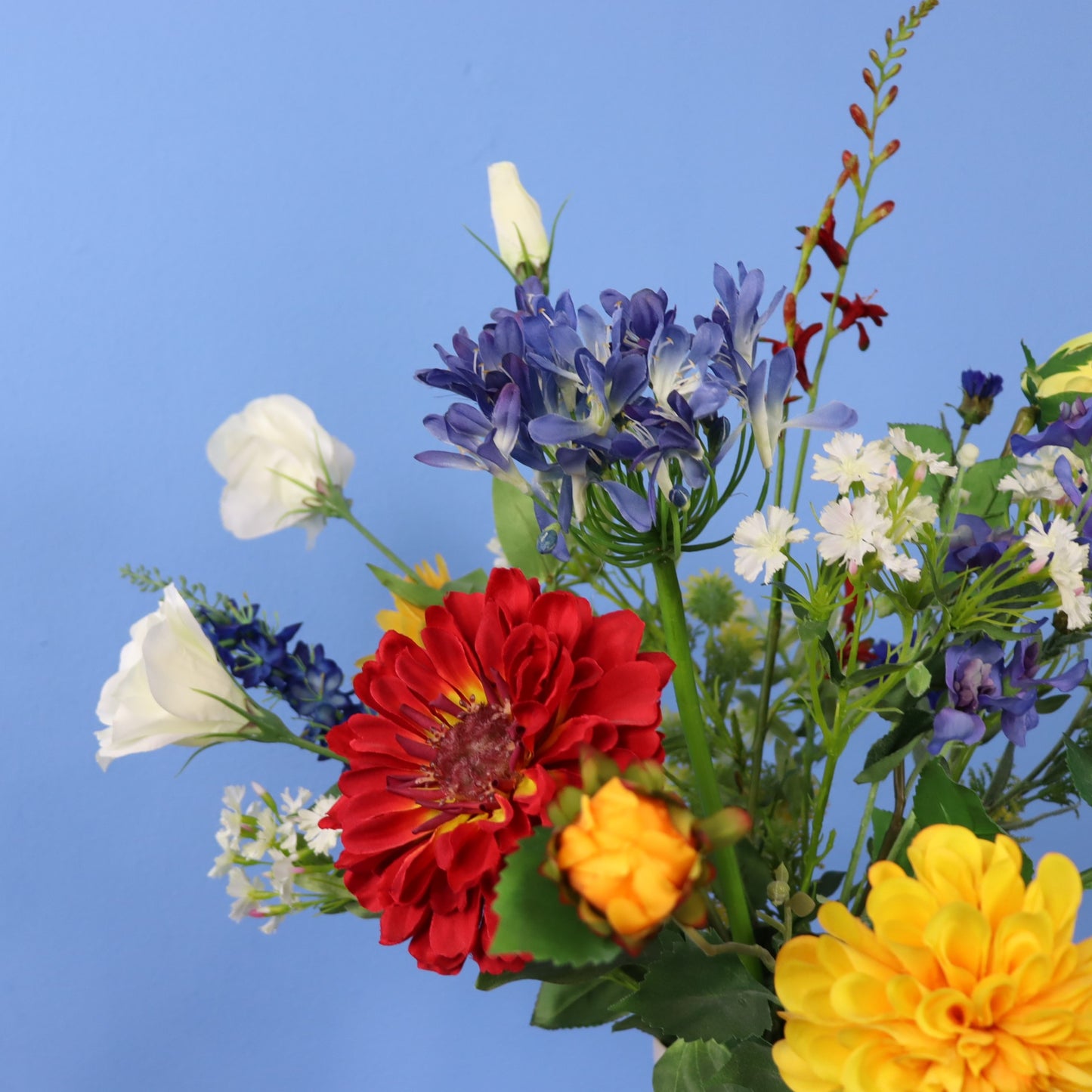 L - Piet | Return to Sender vaas met kunstbloemen | Large