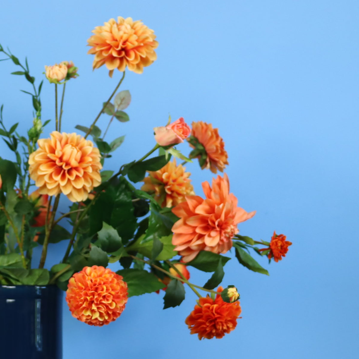 XL - Frenkie | Return to Sender vaas met kunstbloemen | XL