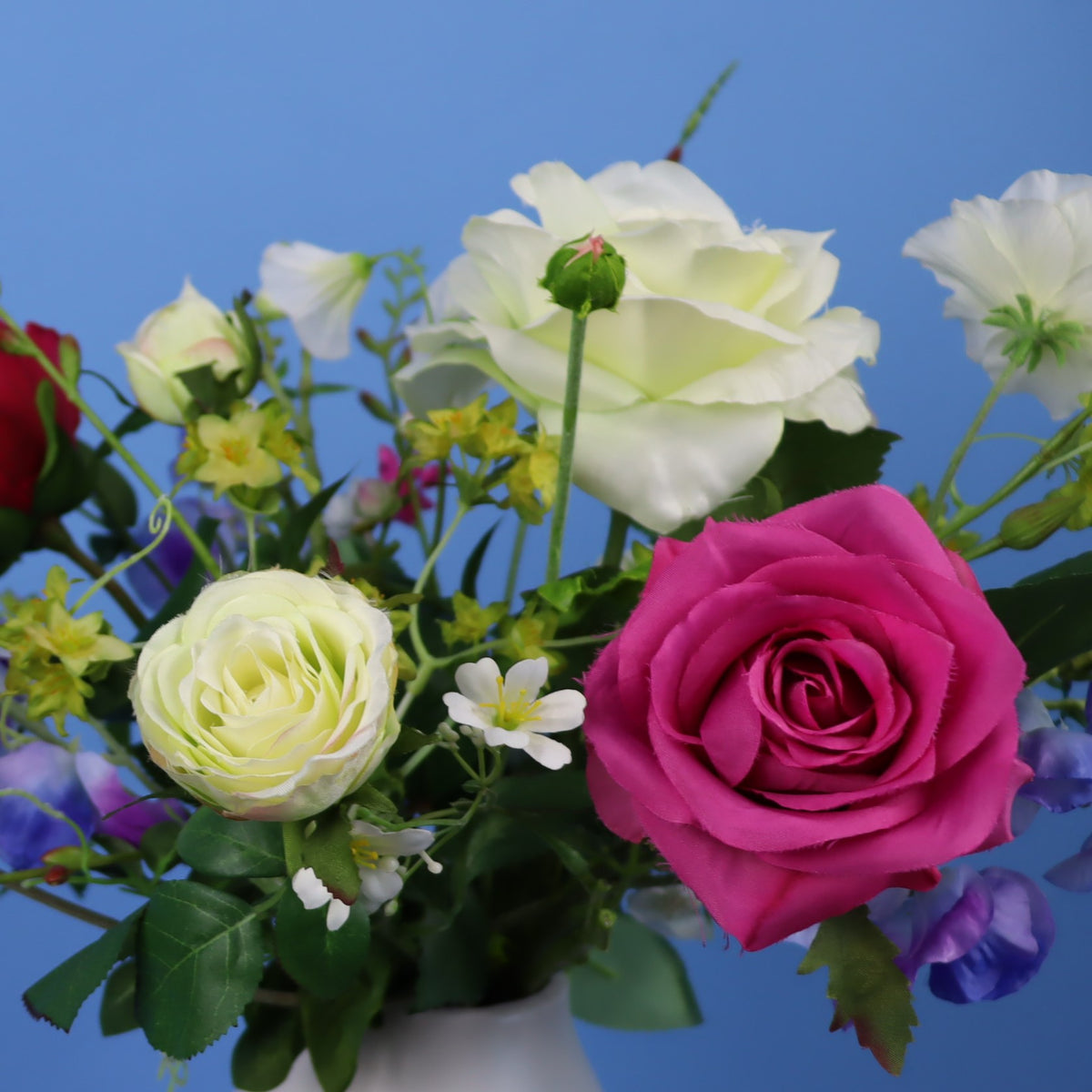 M - Anneke | Witte vaas met kunstbloemen | Medium