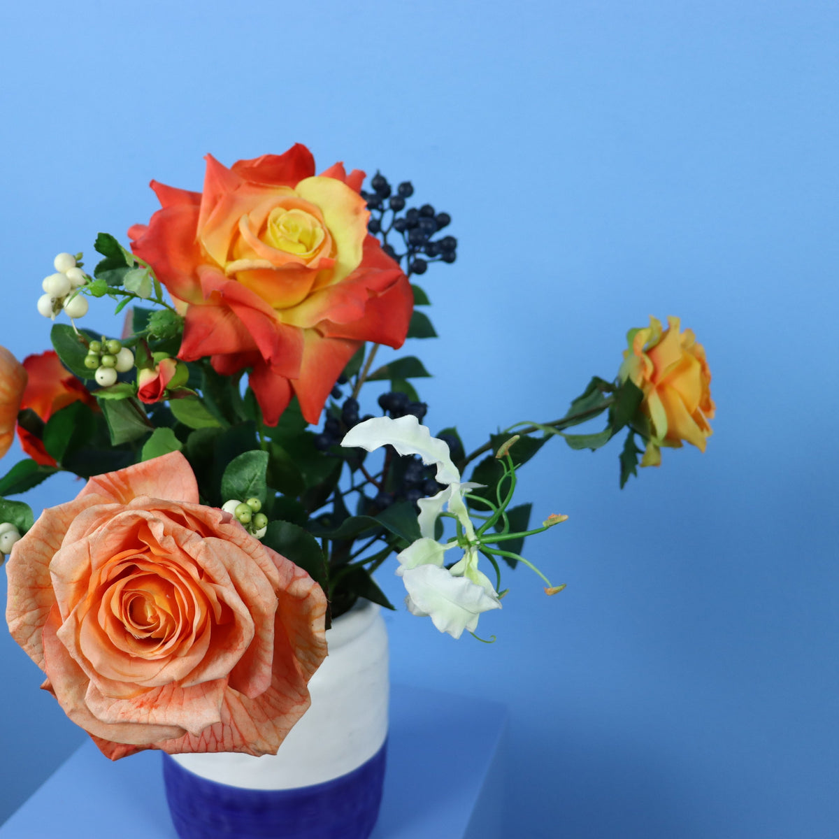 M - Ron | Ikea vaas met kunstbloemen | Medium