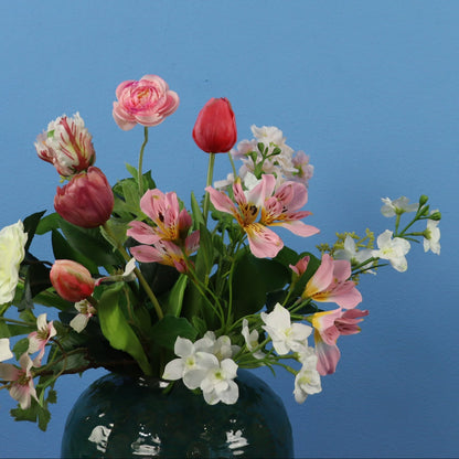M - Martijn | Serax bolvaas met kunstbloemen | Medium