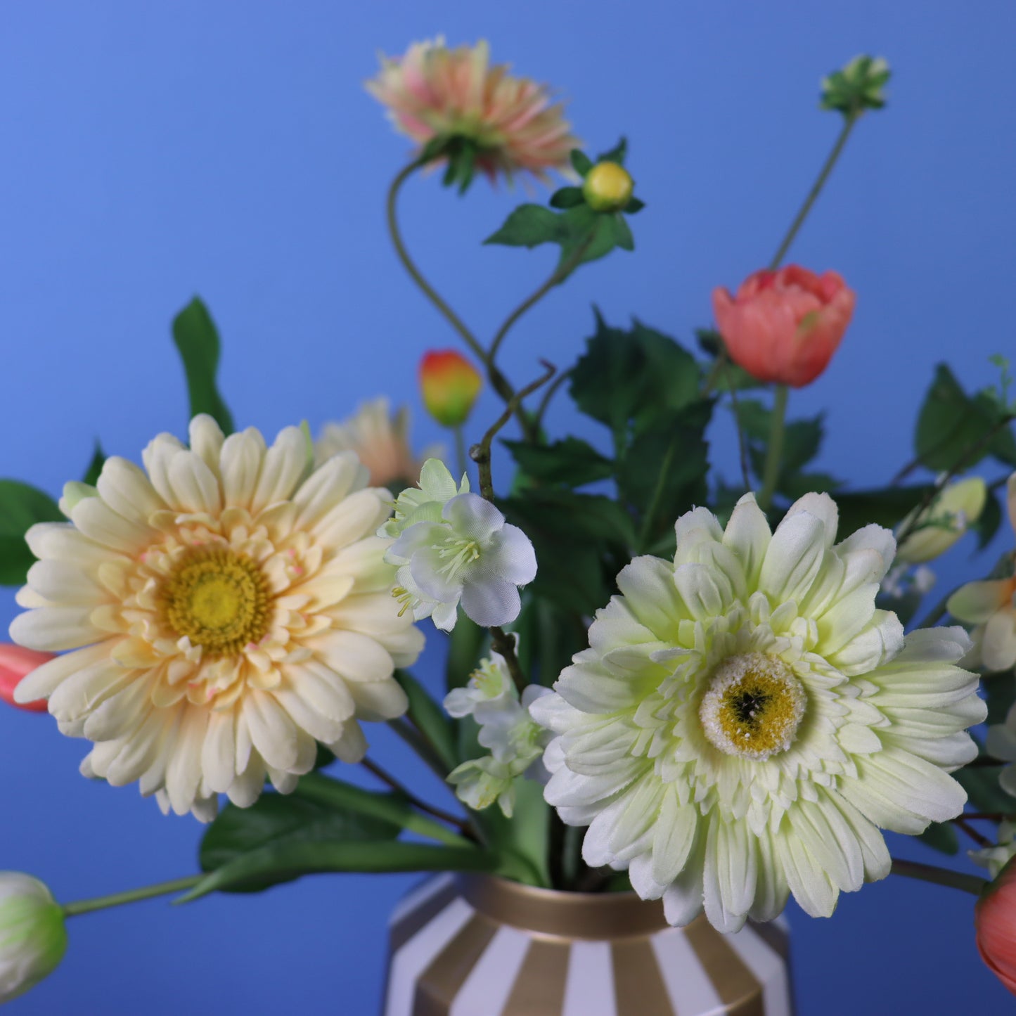 L - Suus | Pip Studio vaas met kunstbloemen | Large