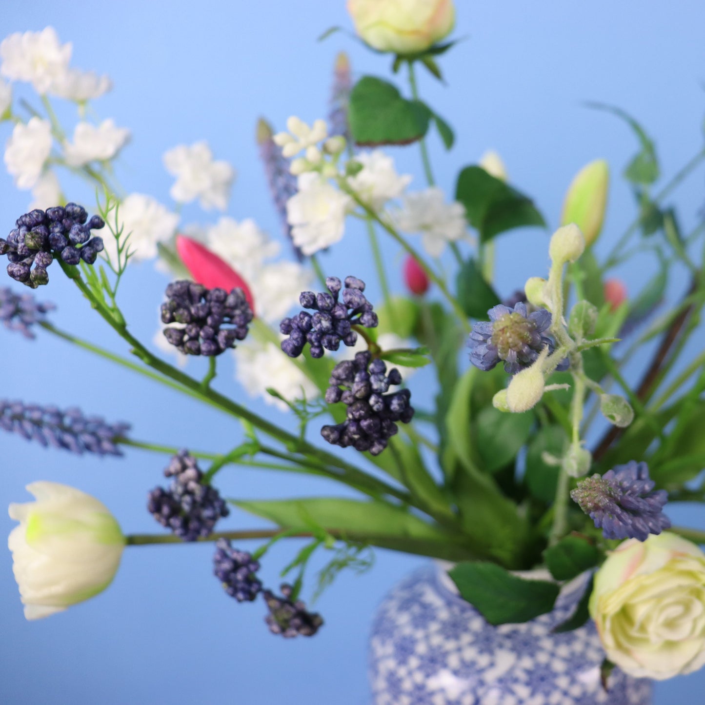 M - Dionne | Kersten vaas met kunstbloemen | Medium
