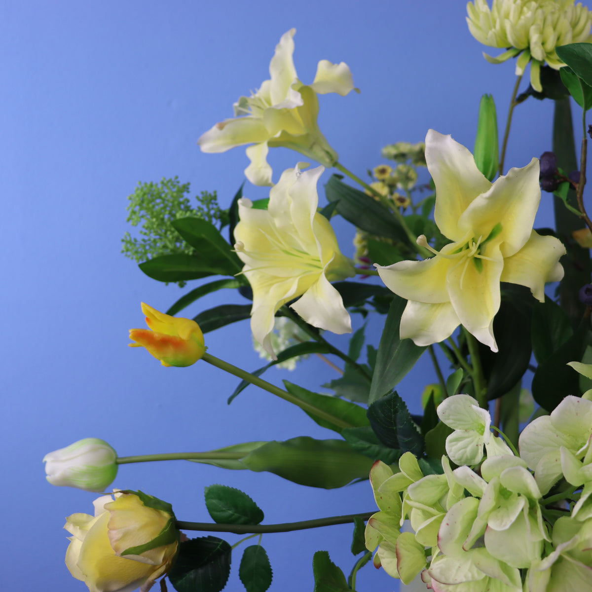 Kunstboeket Lina in Return to Sender vaas, maat XL – Reflower