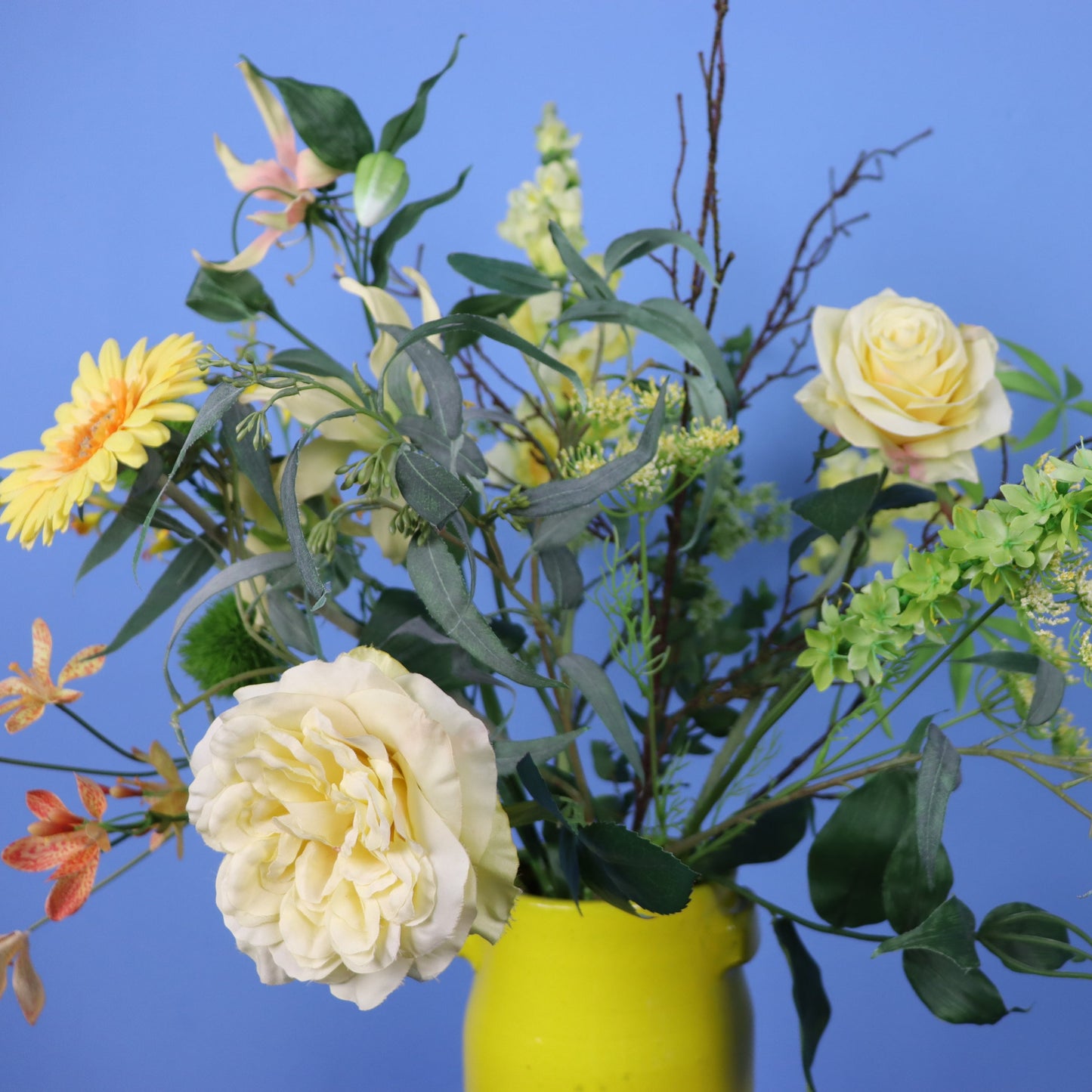 L - Bettina | Serax vaas met kunstbloemen | Large