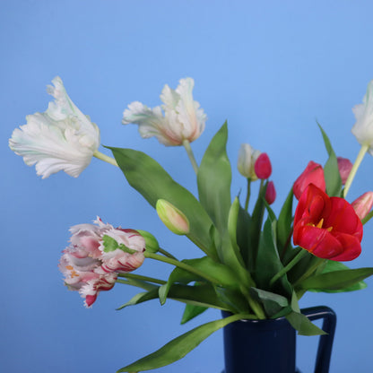 L - Yvette | Return to Sender vaas met kunstbloemen | Large