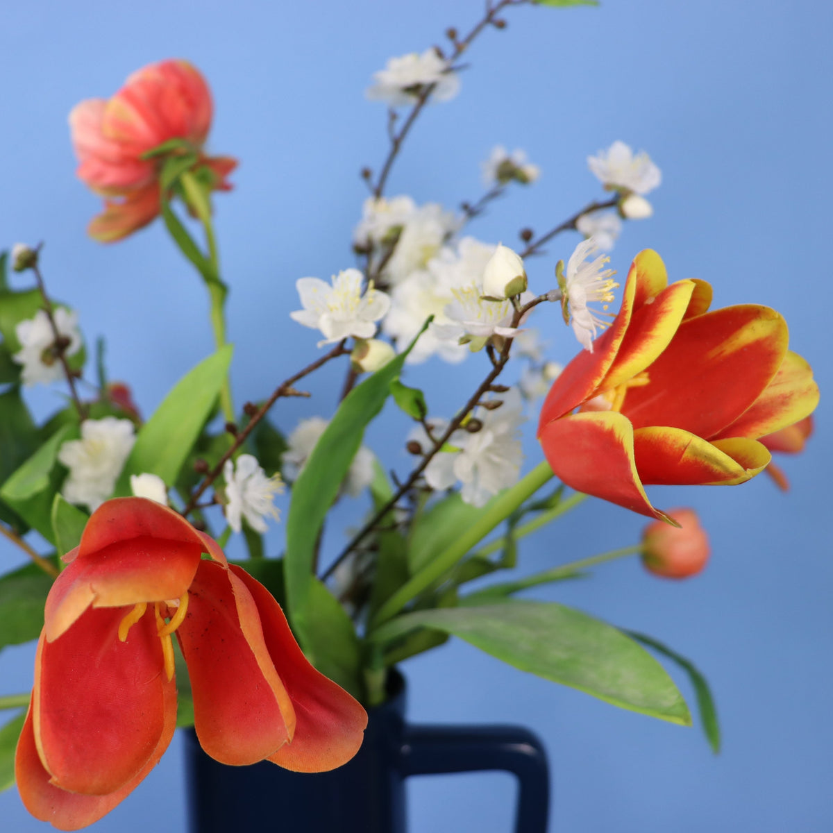 Kunstboeket Dewi in Return to Sender vaas, maat XL – Reflower