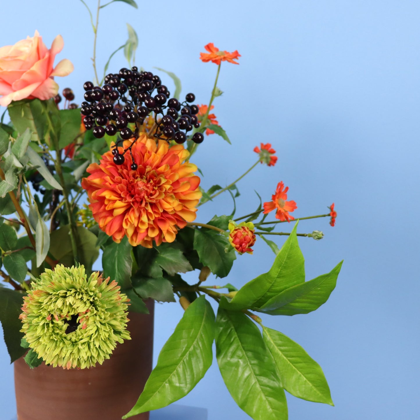 L - Ties - Terracota pot