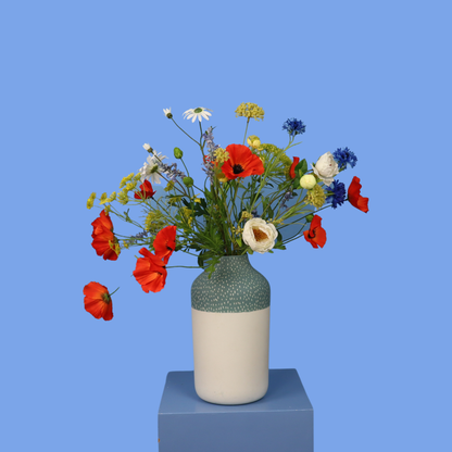 M - Tycho | Studio Harm & Elke vaas met kunstbloemen | Medium