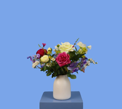 M - Anneke | Witte vaas met kunstbloemen | Medium